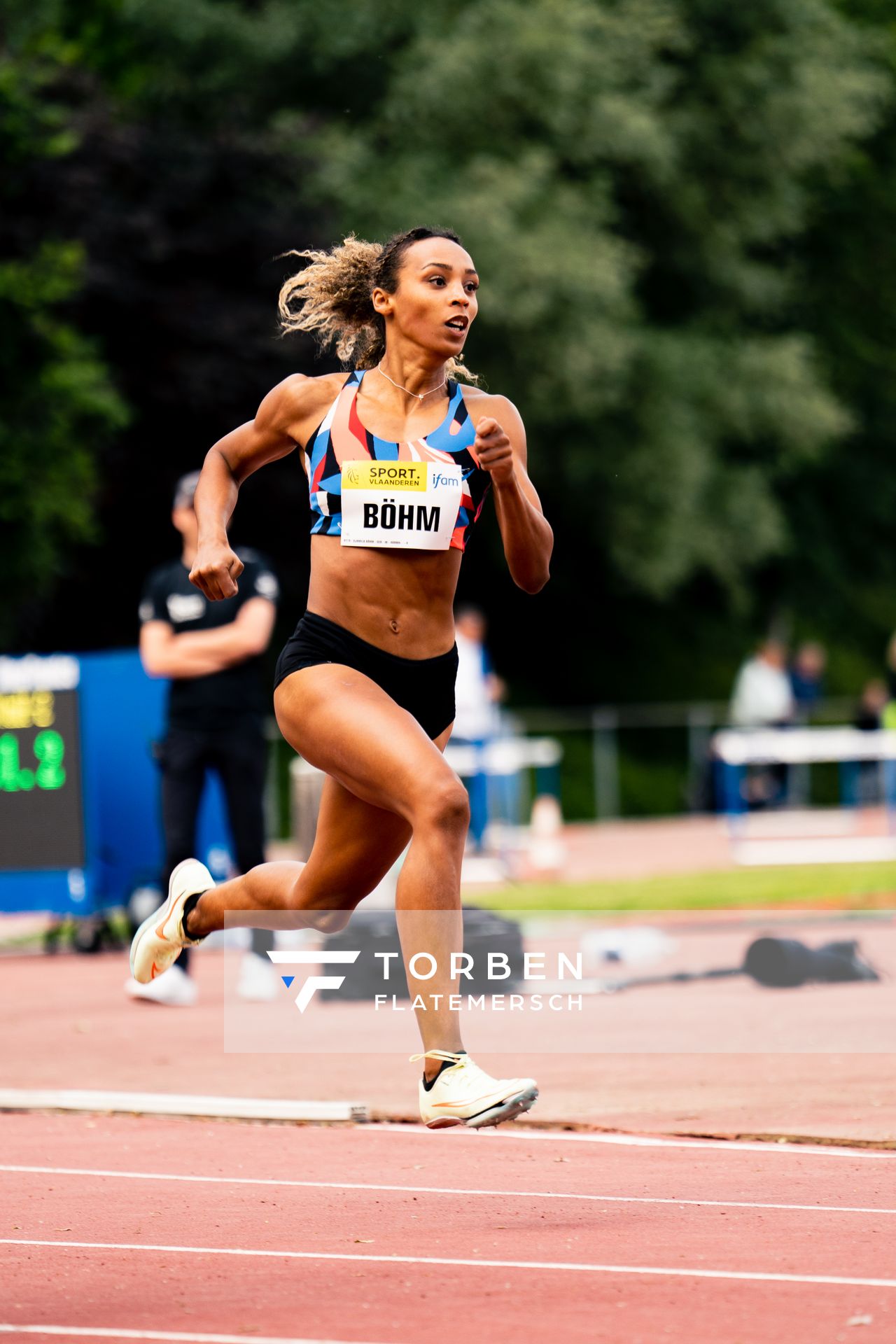 Djamila Boehm (LC Rehlingen) ueber 400m Huerden am 28.05.2022 waehrend der World Athletics Continental Tour IFAM Oordegem in Oordegem